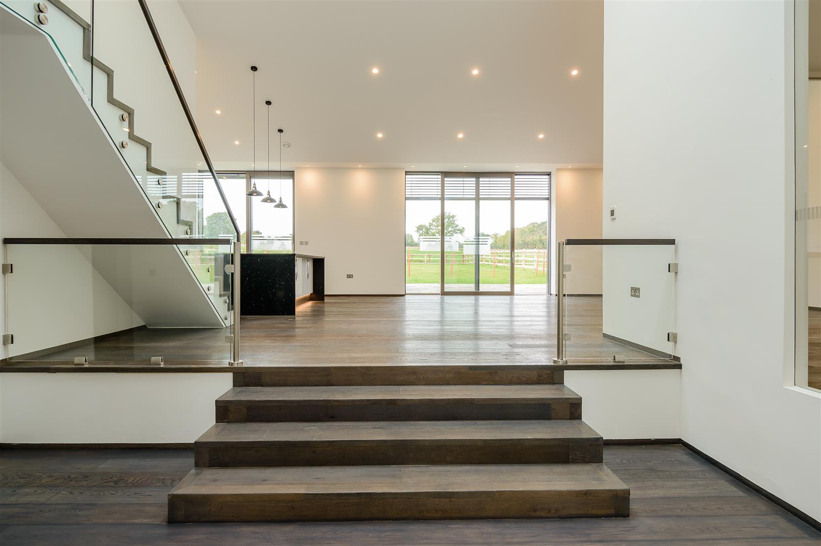 5 Bedrooms, House - Semi-Detached